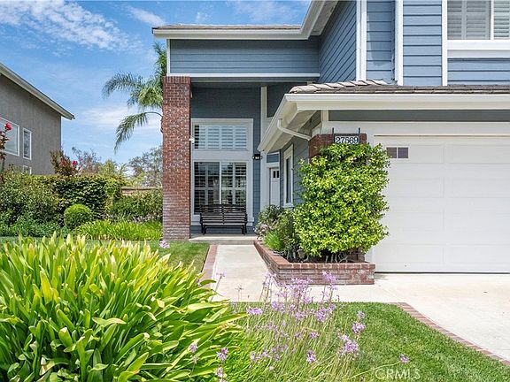 3rd image of 27569 Cunningham Dr