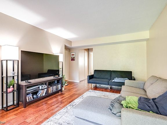 3rd image of 6300 Greenwood Pkwy APT 101