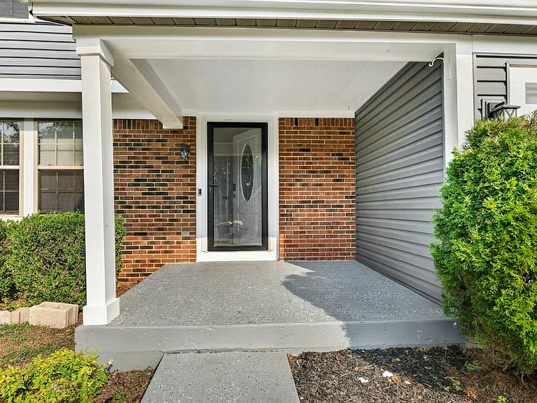8472 Kingsley Dr — Photo 4