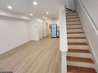 562 24th St NE, Washington, DC 20002