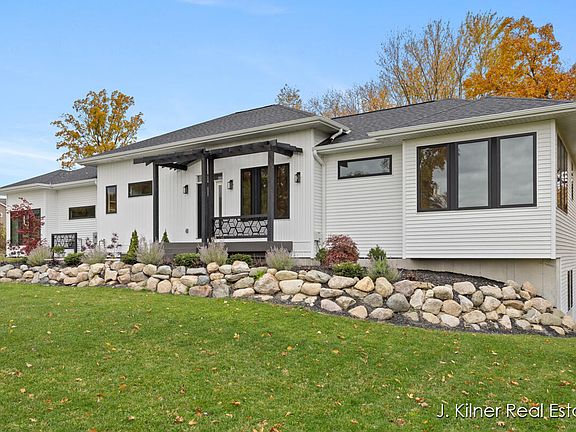 4th image of 9465 Wabasis Pointe Dr NE