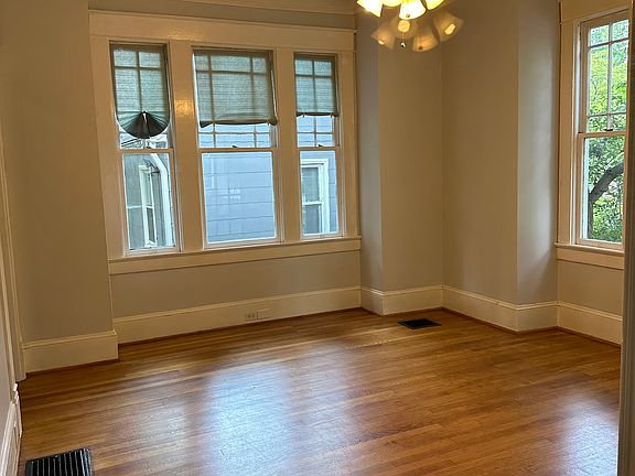 5th image of 2050 Elizabeth Ave