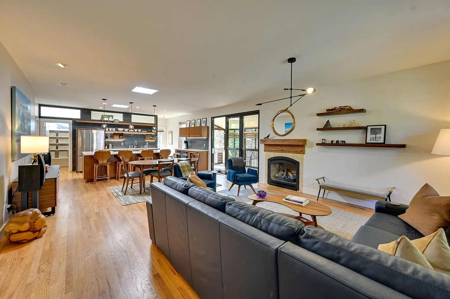 3 bed, 2.0 bath, 1797 sqft, $3,500 — Photo 1
