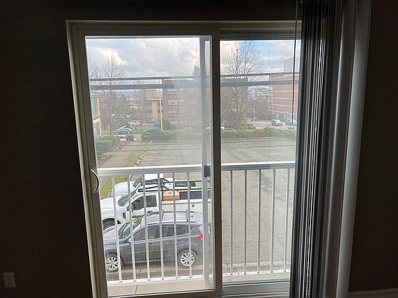 4th image of 815 S 9th St APT 204