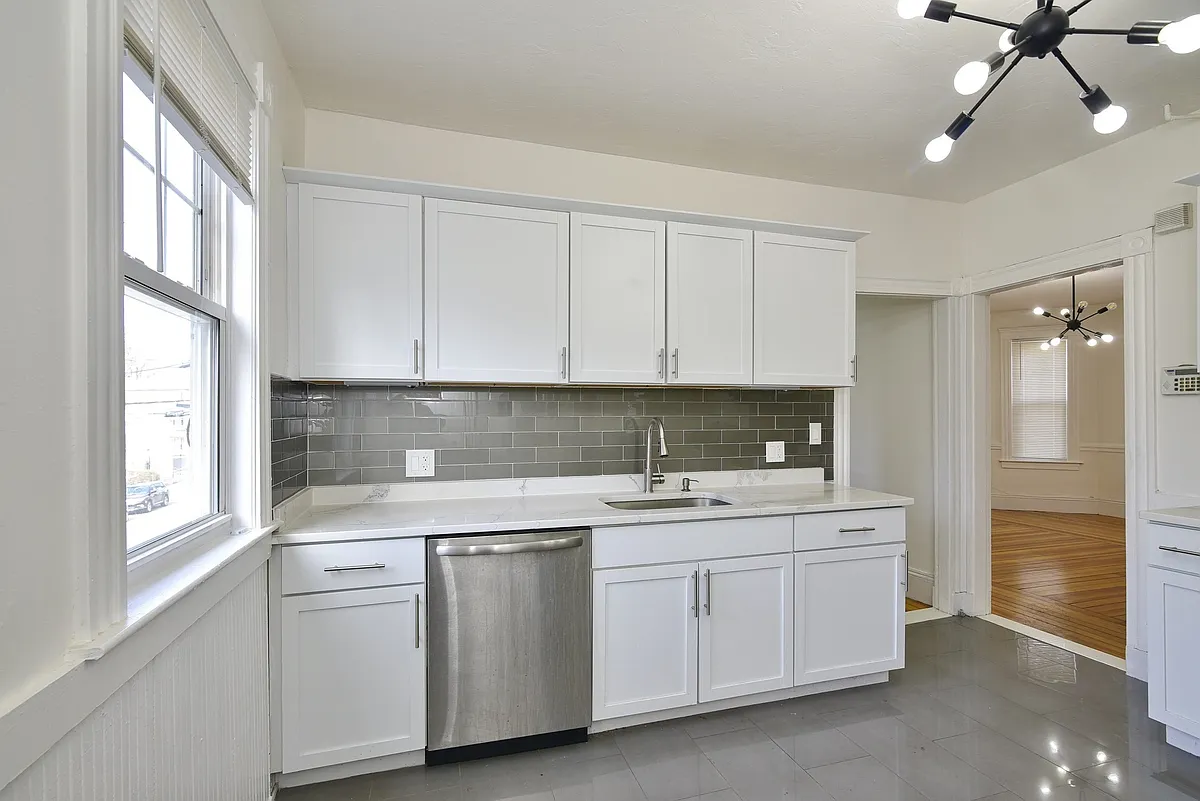 Building Photo - 24 Rector Rd #2
