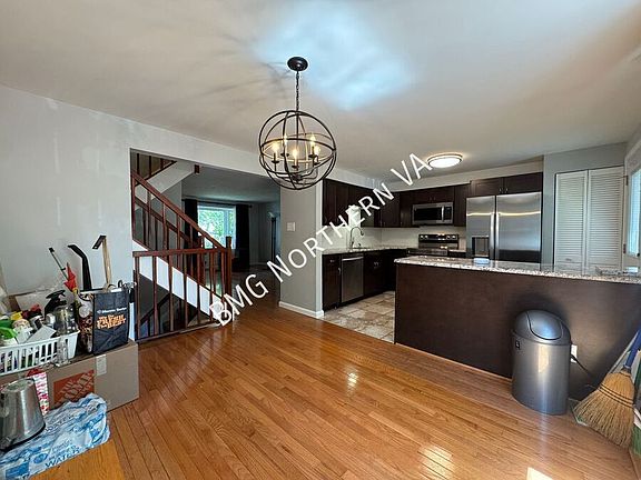 5th image of 379 W Broad St