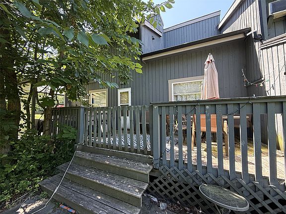 3rd image of 2605 Laguna Dr