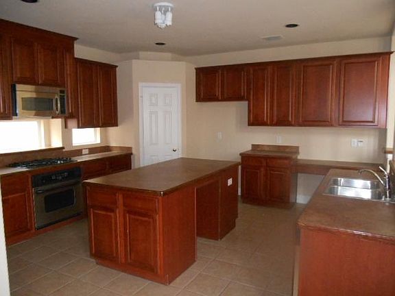 2nd image of 1613 Teakwood Dr