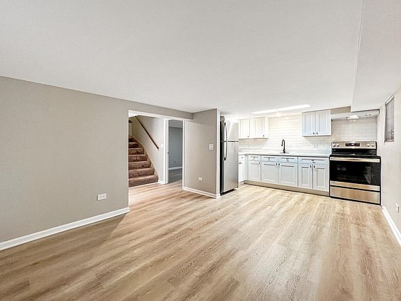 2nd image of 4047 N Meade Ave #G