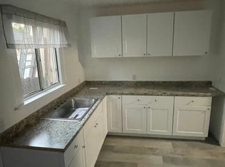 7520 Woodley Ave, Van Nuys, CA 91406