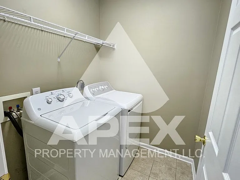 10808 Topview Ln — Photo 10