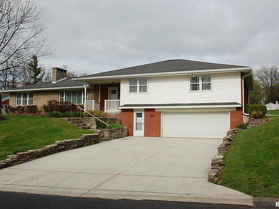 2nd image of 5820 N Briarwood Ln