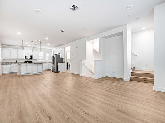5th image of 7209 N Chestnut Ln