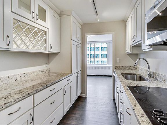 3rd image of 4250 N Marine Dr APT 715