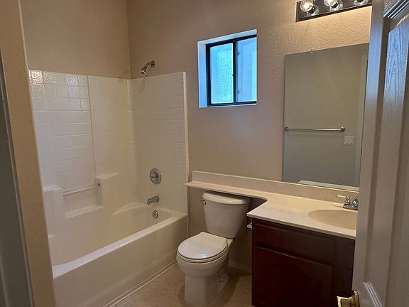 5th image of 1319 Manzanita Dr