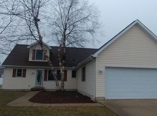 327 E Elk St, Odell, IL 60460