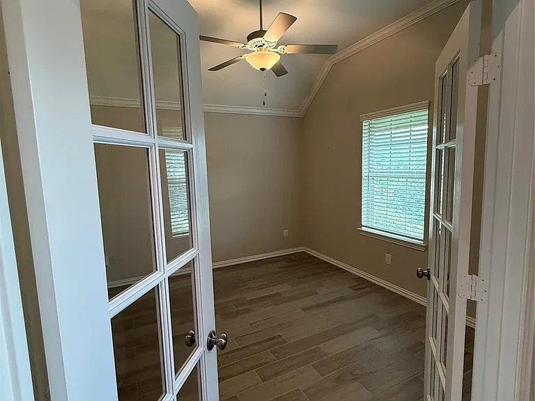 1562 Ancient Oak Ln — Photo 5