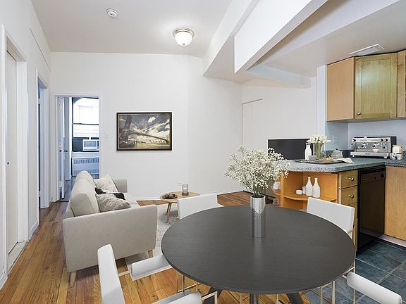 4th image of 56 Beaver St APT 603