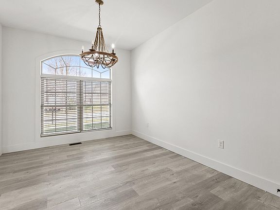 4th image of 114A Battlefield Cir
