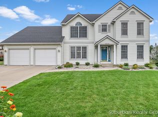 2398 Vicksburg Ct SE, Kentwood, MI 49508