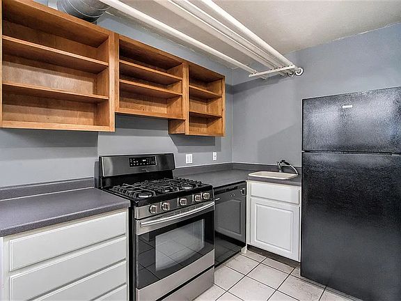 2nd image of 706 Locust St #1