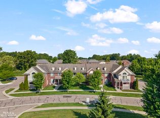 29981 Foxrun Cir, Warren, MI 48092