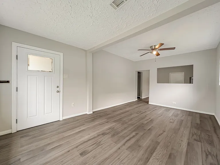 5204 Nichols St — Photo 15