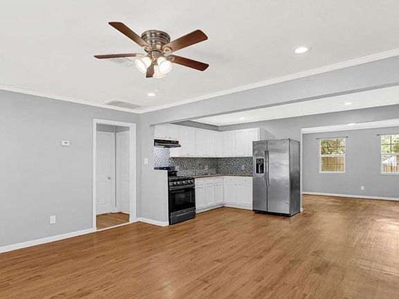 4th image of 2210 Marshall St