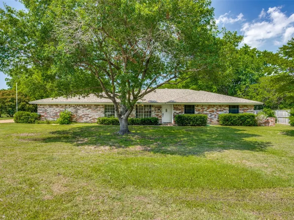 135 Skyline Dr, Murphy, TX 75094