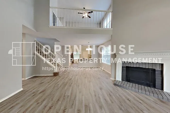 16819 Kettle Creek Dr — Photo 3