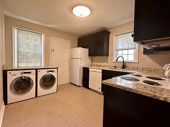 4th image of 896 Kipling Dr