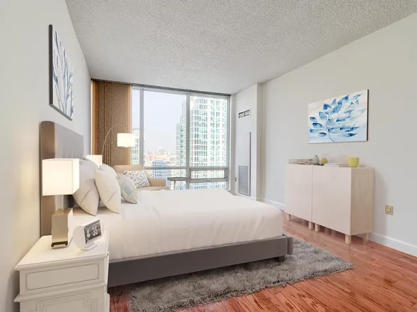 20 Newport Parkway image 6 of 16