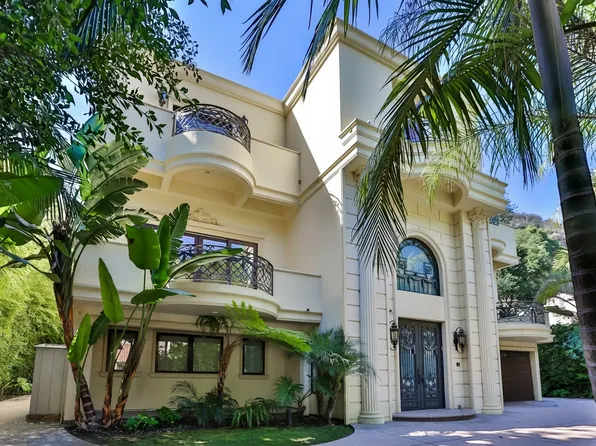 1331 Roscomare Rd, Los Angeles, CA 90077