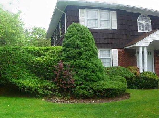 1st image of 15 Rolling Hill Ln