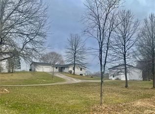 297 Cranberry Rd, Grove City, PA 16127