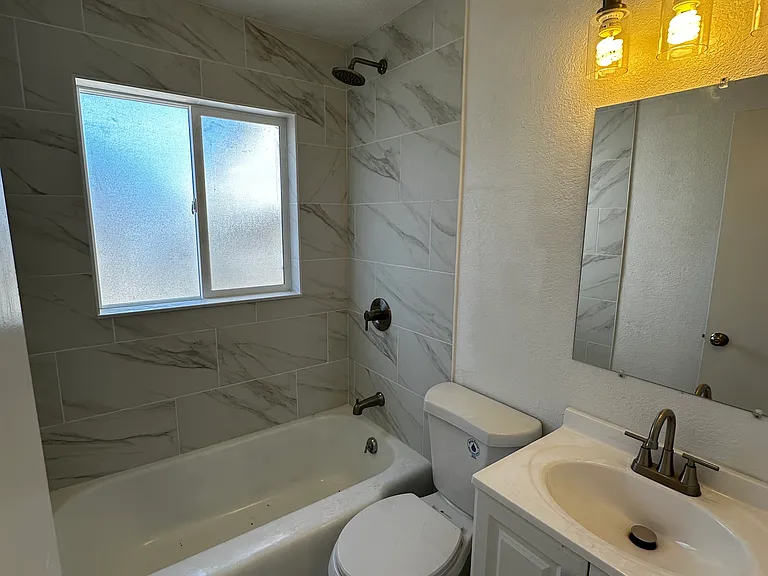1325 Lansing St — Photo 6