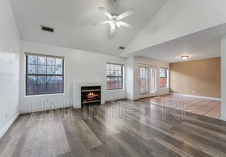 2433 S Seclusion Ln — Photo 5
