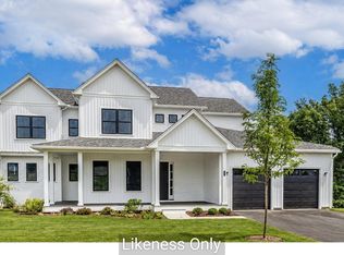 13 Barn Rd, South Burlington, VT 05403