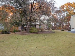 5050 Kings Wood Dr NE, Roswell, GA 30075