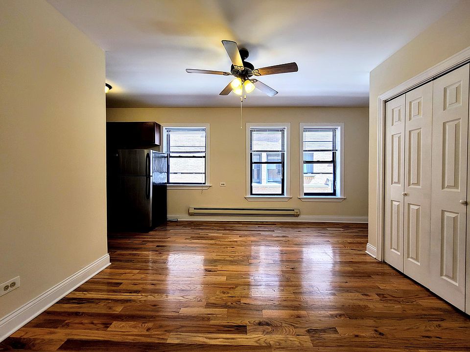 1st image of 817 W Cornelia Ave #116
