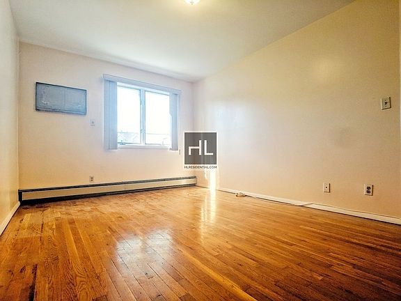 2nd image of 206 Bay 11th St #2