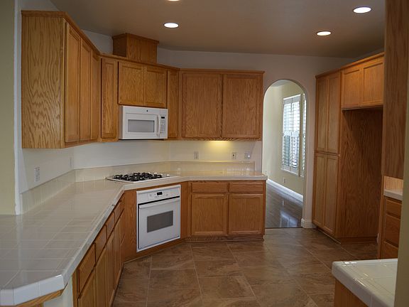 4th image of 2167 Babcock Ln