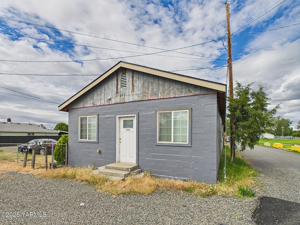 1st image of 304 S Naches Ave