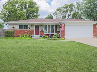 31542 Shawn Dr, Warren, MI 48088