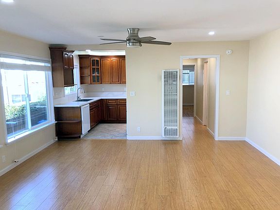 3rd image of 419 Avenue G APT D