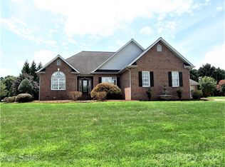 2601 Willow Brook Dr, Shelby, NC 28152