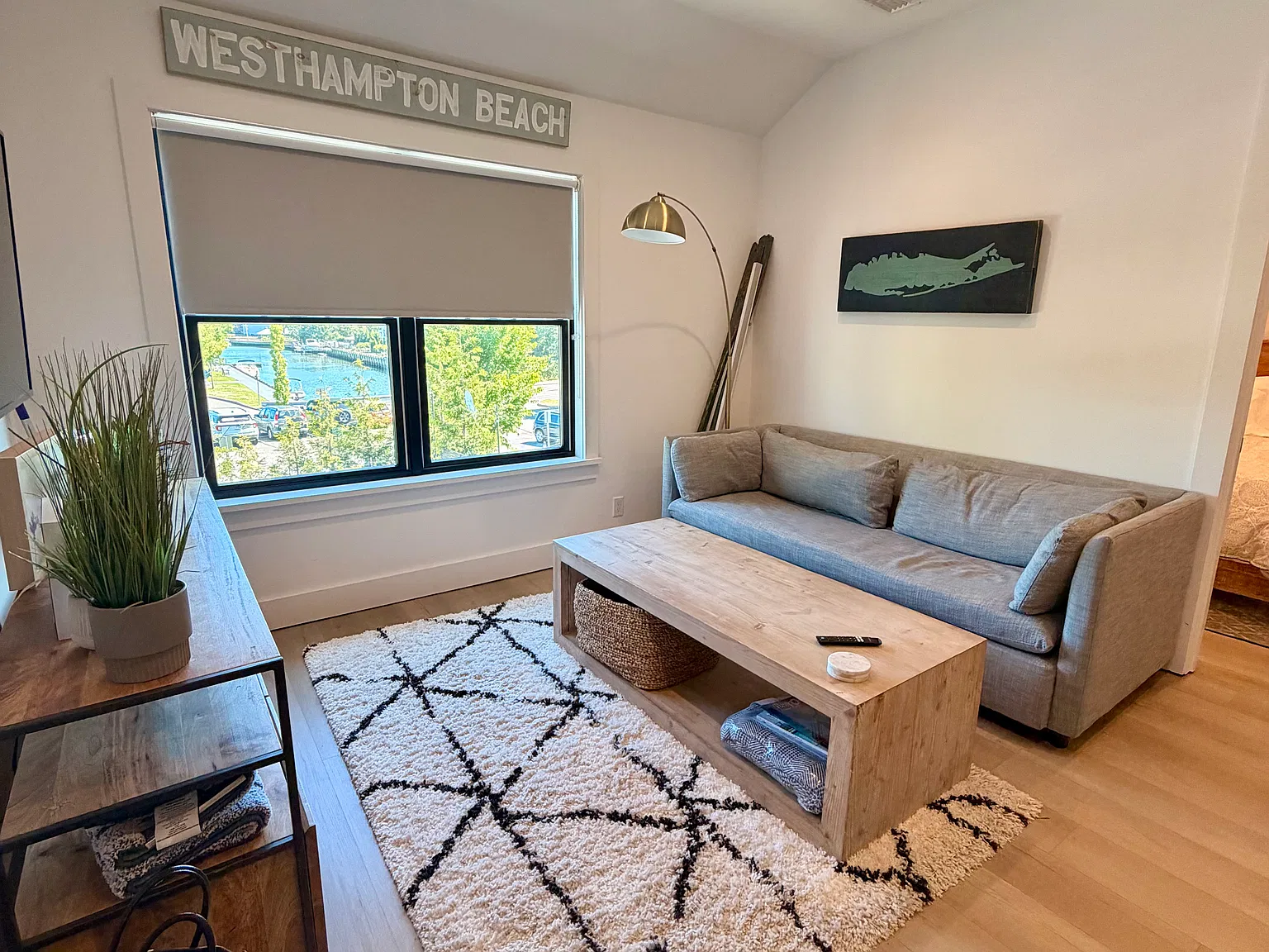 2 bed, 650 sqft, $3,400 — Photo 3