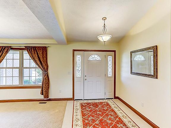 4th image of 1441 Edinburgh Dr