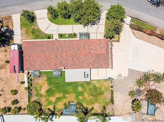 3rd image of 1885 Bel Air St