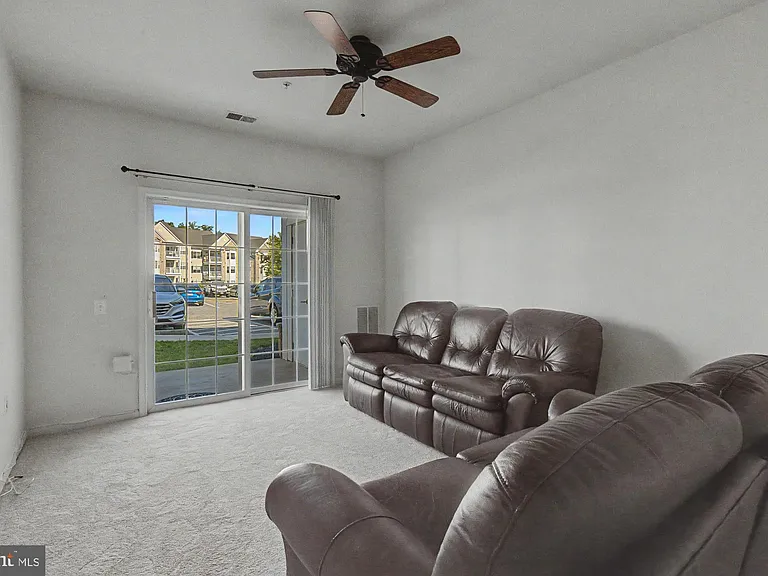 407 Aggies Cir #4-D — Photo 23